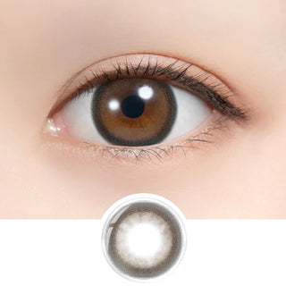 Close-up beauty shot of Feliamo 1-Day Tarte Tatin colored contact lenses on brown eyes. Caramel brown lenses with a rich chocolate center and dark limbal ring create a soft glam, clean circle lens look. Japanese 1-day contacts perfect for everyday wear, coffee dates, and polished makeup styles.