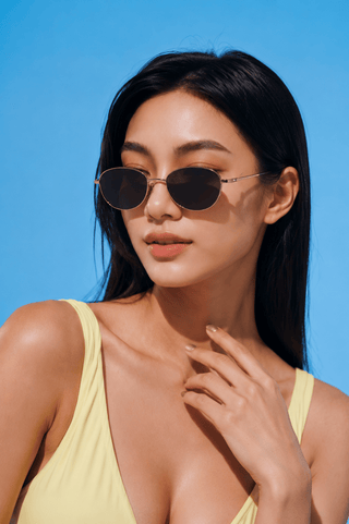 EyeCandys Zephyr sunglasses model shot featuring trendy women's fashion sunglasses with a modern designer-inspired silhouette, lightweight UV protection eyewear for everyday wear, street style, travel, and summer fashion.